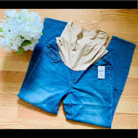 Plus size maternity jeans - Picture 2 of 6